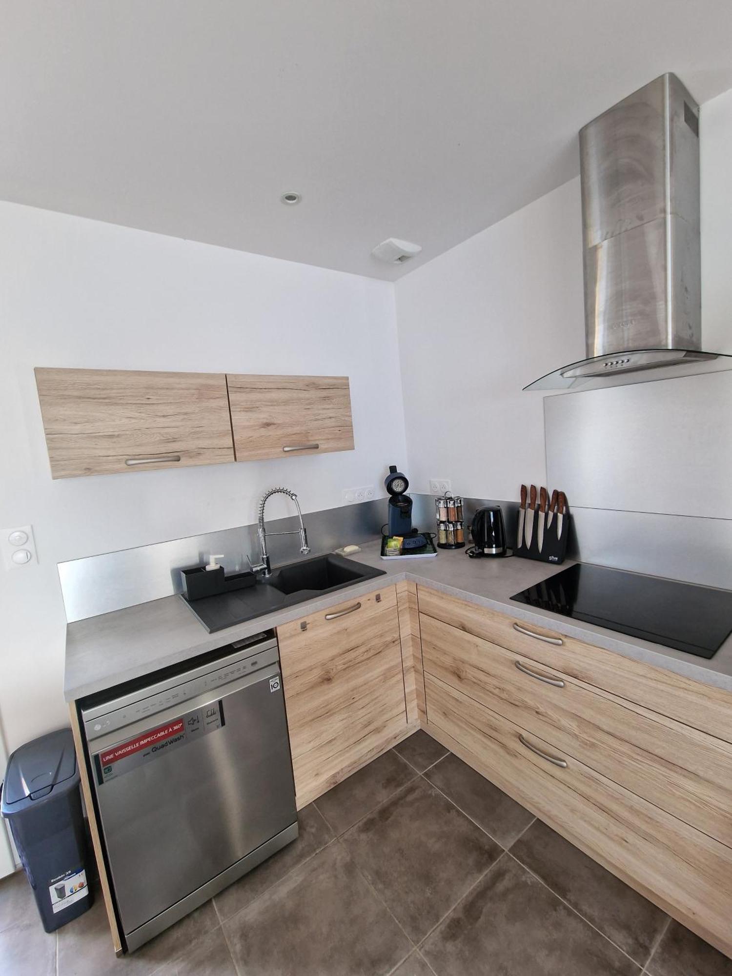 Coeur De Village Commerces Proximite Center Parcs Les-Trois-Moutiers 外观 照片